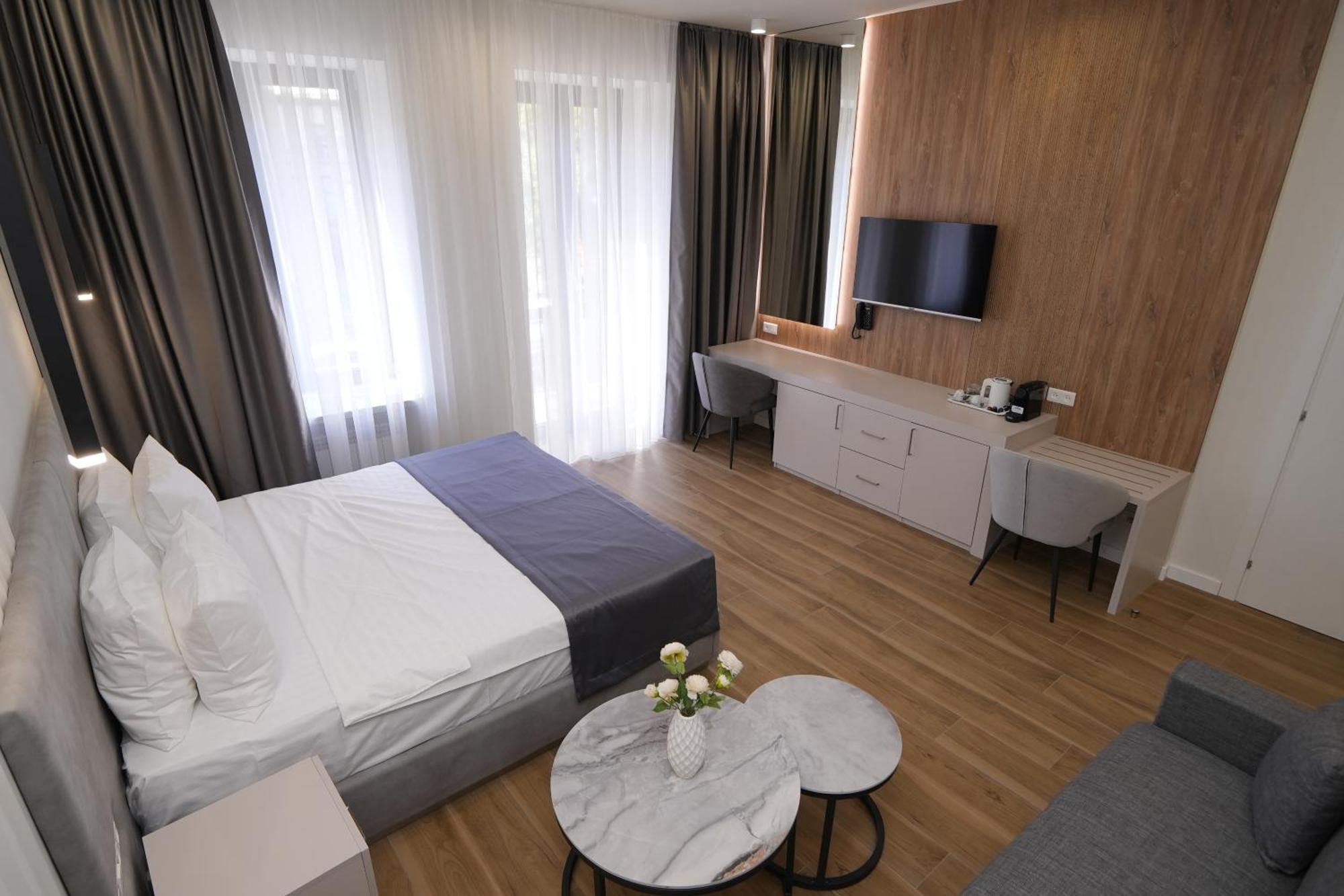 Ser In Hotel เยเรวาน ภายนอก รูปภาพ